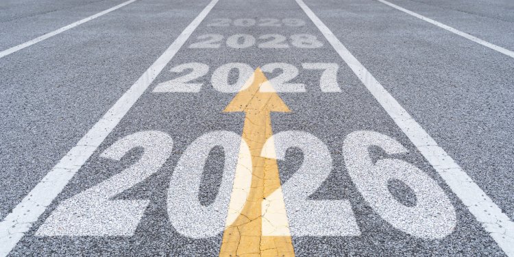graue Straße mit Jahreszahlen 2026 bis 2029